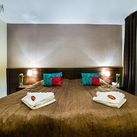 Hotel I Restauracja Złoty Las エクステリア 写真