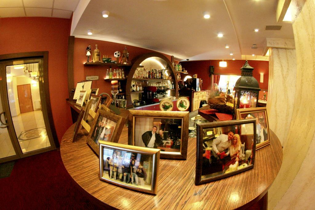 Hotel I Restauracja Złoty Las エクステリア 写真