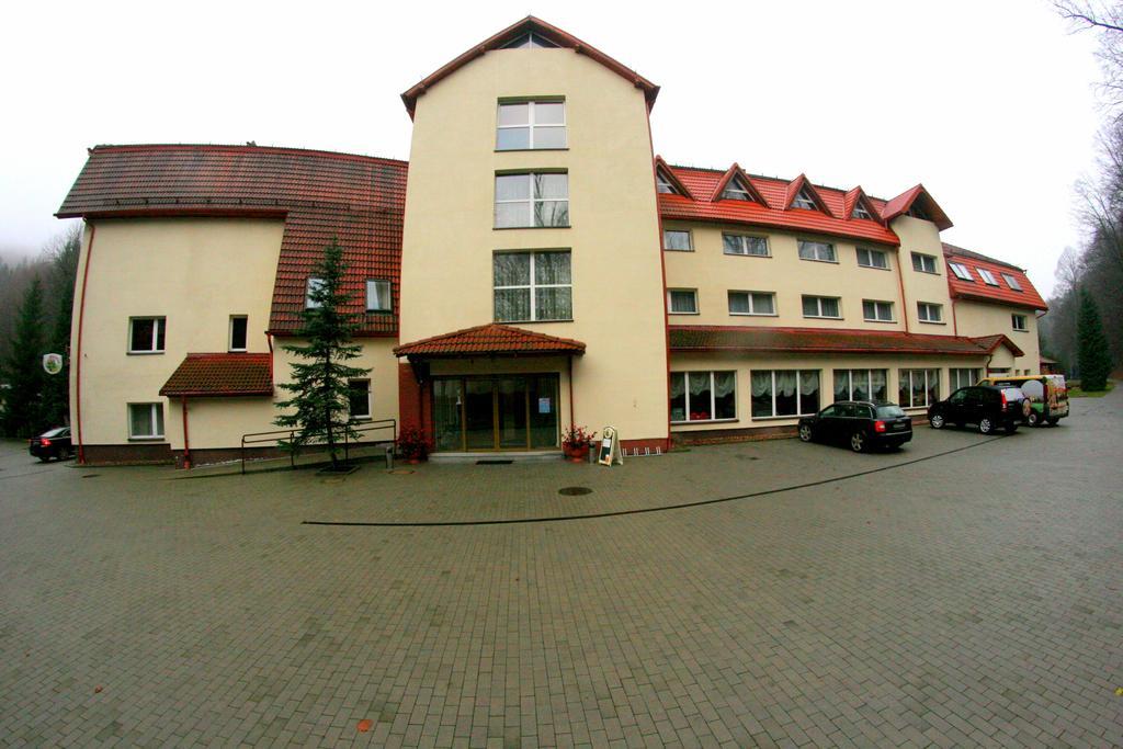 Hotel I Restauracja Złoty Las エクステリア 写真