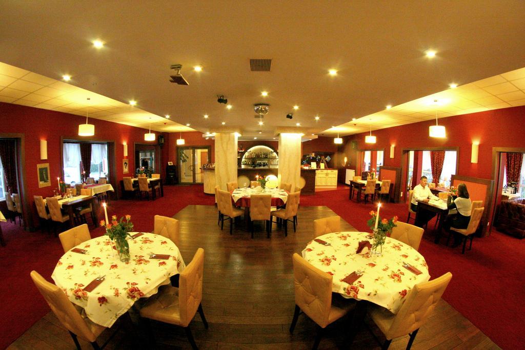 Hotel I Restauracja Złoty Las エクステリア 写真