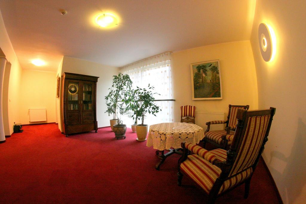 Hotel I Restauracja Złoty Las エクステリア 写真
