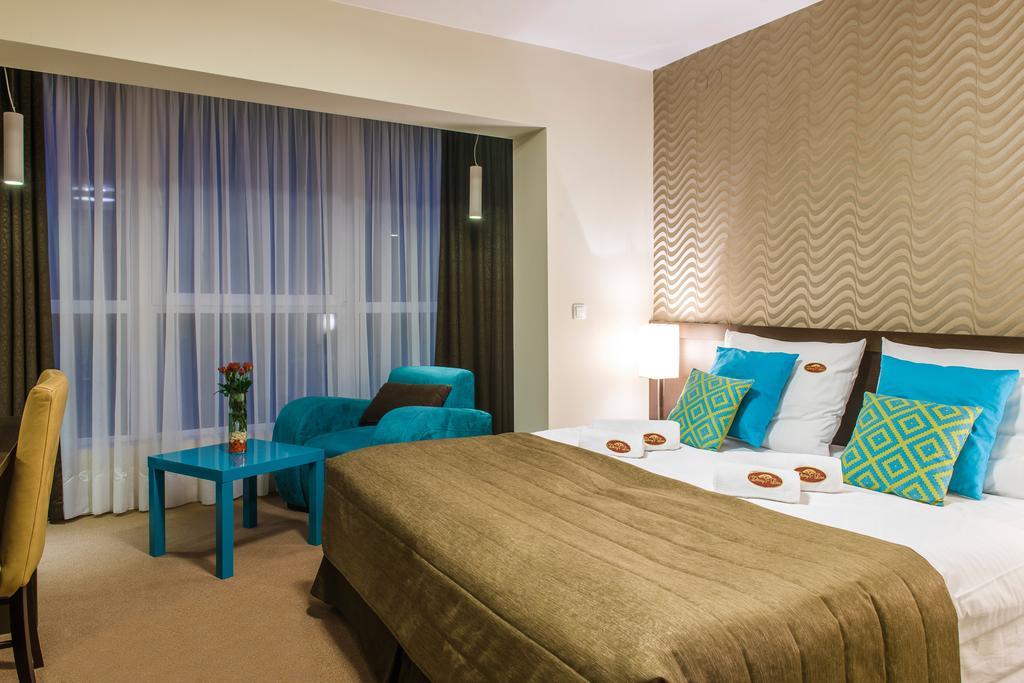 Hotel I Restauracja Złoty Las エクステリア 写真