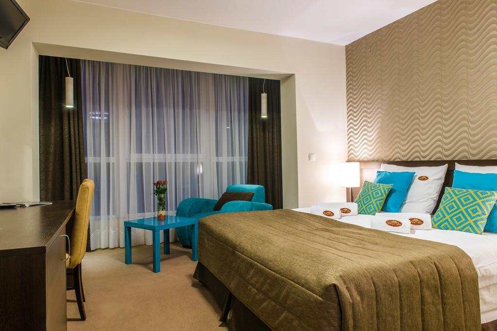 Hotel I Restauracja Złoty Las エクステリア 写真