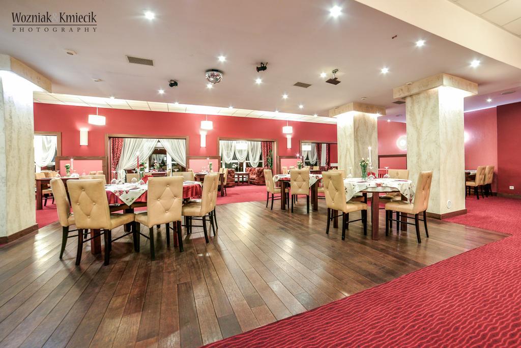 Hotel I Restauracja Złoty Las エクステリア 写真