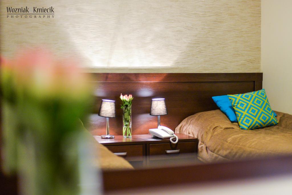 Hotel I Restauracja Złoty Las エクステリア 写真