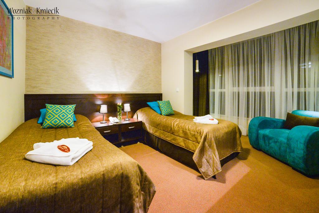 Hotel I Restauracja Złoty Las エクステリア 写真